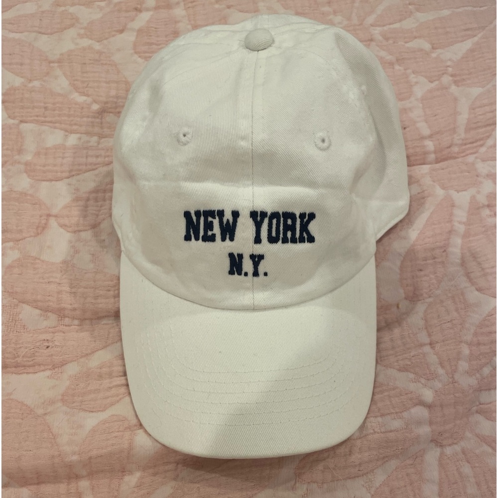 Brandy Melville White "New York" Hat. Barely worn
